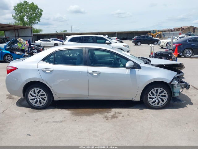 Toyota COROLLA LE 2018 5YFBURHE9JP793419 Image 14