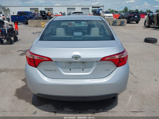 Toyota COROLLA LE 2018 5YFBURHE9JP793419 Image 17