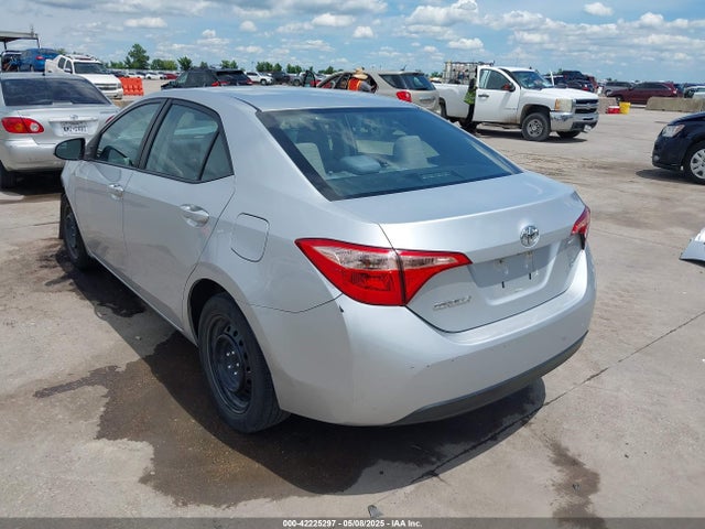 Toyota COROLLA LE 2018 5YFBURHE9JP793419 Image 3