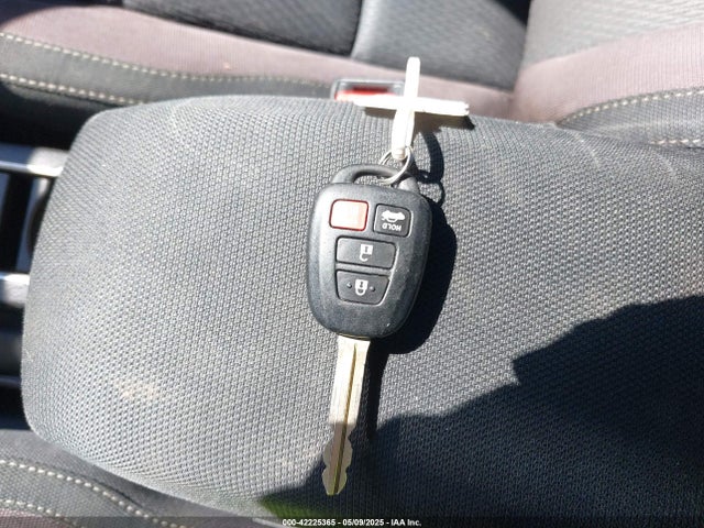 2018 Toyota Corolla Le მანქანა იყიდება აუქციონზე, vin: 5YFBURHE4JP812734, აუქციონის ნომერი: 42225365