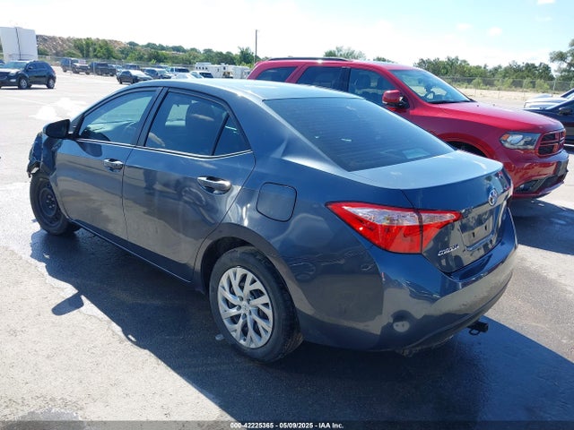 2018 Toyota Corolla Le მანქანა იყიდება აუქციონზე, vin: 5YFBURHE4JP812734, აუქციონის ნომერი: 42225365
