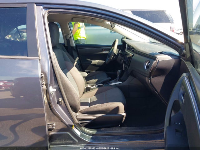2018 Toyota Corolla Le მანქანა იყიდება აუქციონზე, vin: 5YFBURHE4JP812734, აუქციონის ნომერი: 42225365