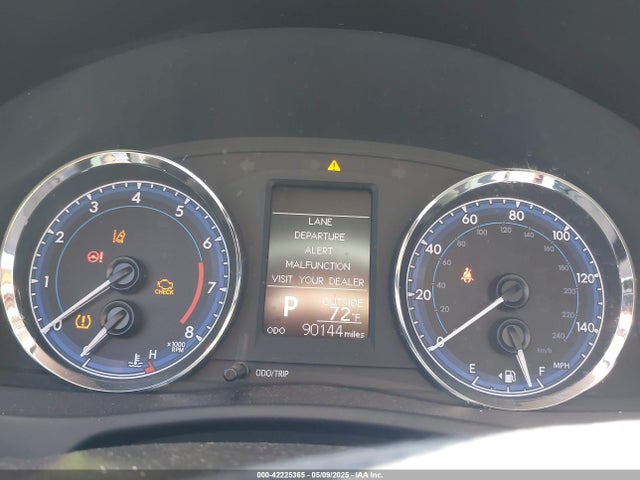 2018 Toyota Corolla Le მანქანა იყიდება აუქციონზე, vin: 5YFBURHE4JP812734, აუქციონის ნომერი: 42225365