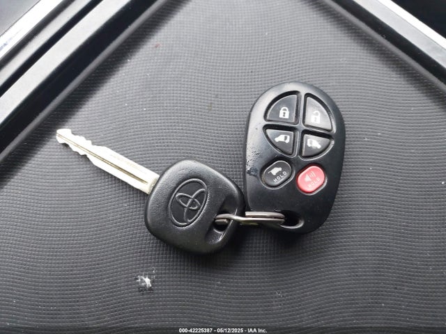 Toyota Sienna Se 8 Passenger 2014 5TDXK3DCXES460558 Image 11