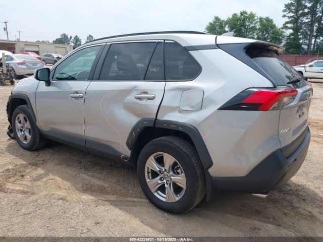 2022 TOYOTA RAV4 2T3W1RFV5NW221028 Photo 2