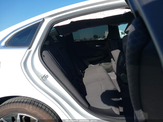 1G1ZD5ST7JF280197 Chevrolet MALIBU LT