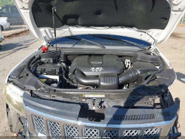 42225448 :رقم المزاد ، 1C4RJFCG5CC200097 vin ، 2012 Jeep Grand Cherokee Overland مزاد بيع