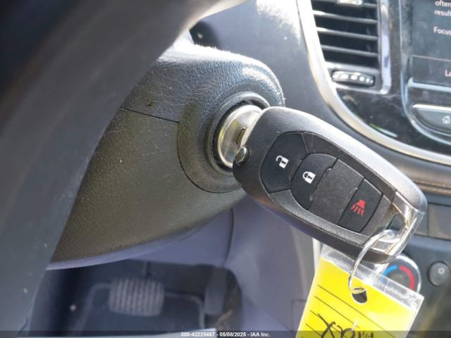 3GNCJKSB0LL130816 Chevrolet Trax Fwd Ls