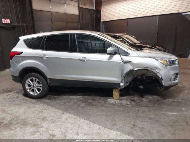 1FMCU0GD0KUB42219 Ford ESCAPE SE