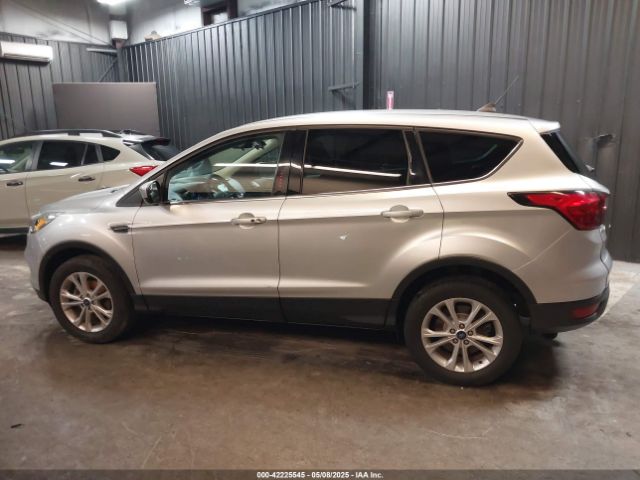 1FMCU0GD0KUB42219 Ford ESCAPE SE