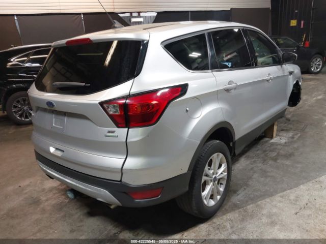 1FMCU0GD0KUB42219 Ford ESCAPE SE