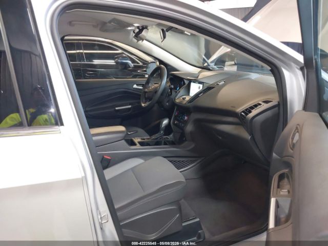 1FMCU0GD0KUB42219 Ford ESCAPE SE