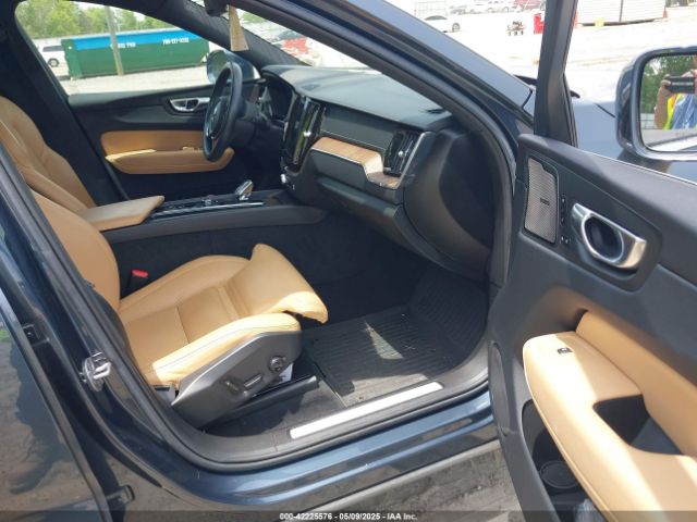 2022 VOLVO XC60 YV4L12RL8N1008493 Photo 4