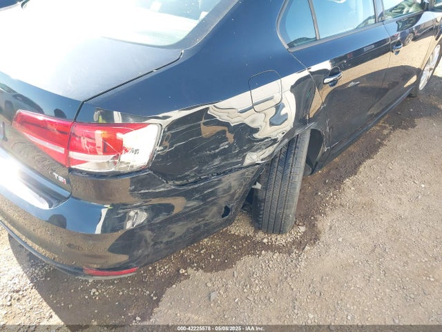 3VWD17AJ1FM285115 Volkswagen Jetta 1.8t Se