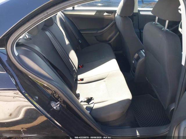 3VWD17AJ1FM285115 Volkswagen Jetta 1.8t Se