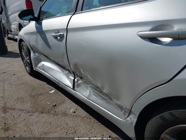5NPD84LF4JH369319 Hyundai ELANTRA SEL