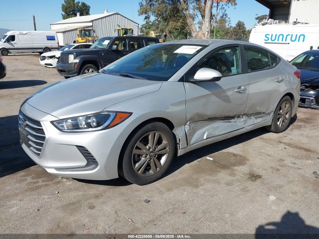 5NPD84LF4JH369319 Hyundai ELANTRA SEL