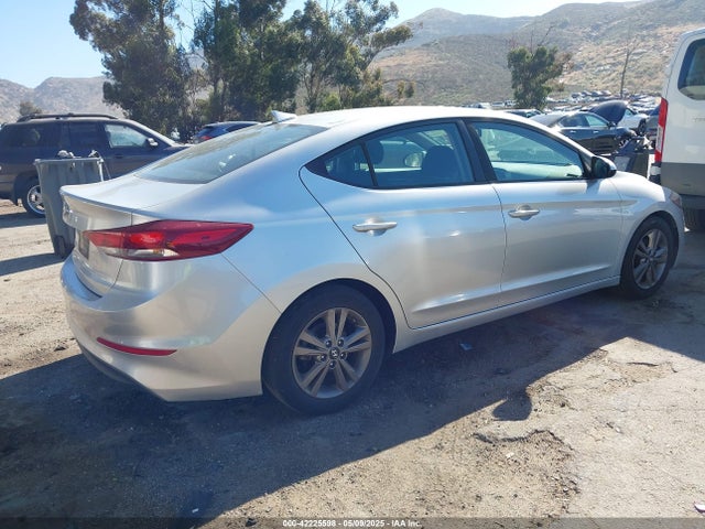 5NPD84LF4JH369319 Hyundai ELANTRA SEL