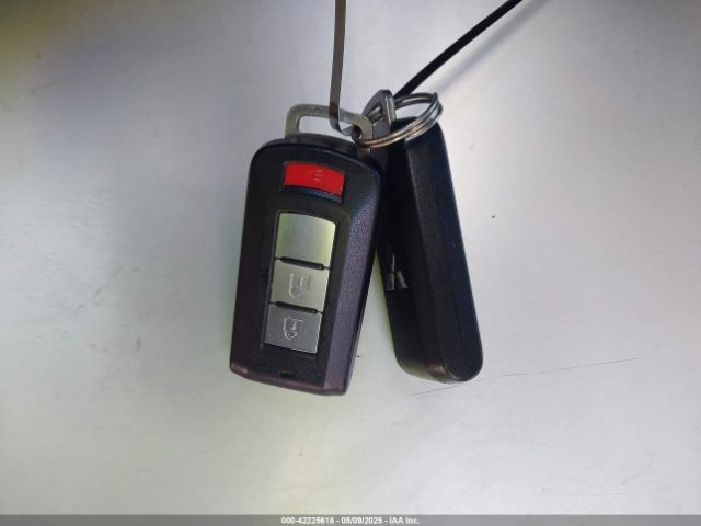 JA4AD3A31FZ010389 Mitsubishi Outlander Se