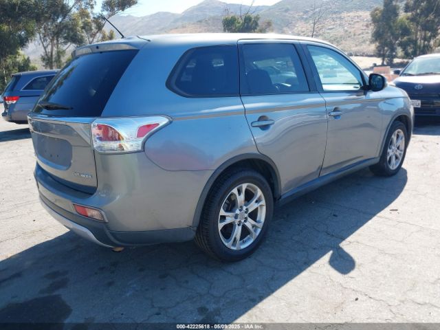 JA4AD3A31FZ010389 Mitsubishi Outlander Se