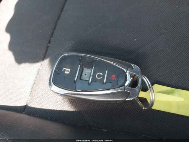 3GNCJLSB6HL227242 Chevrolet Trax Lt