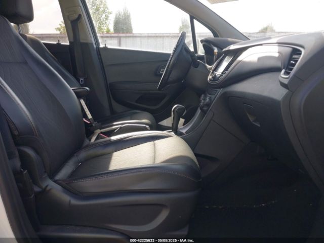 3GNCJLSB6HL227242 Chevrolet Trax Lt
