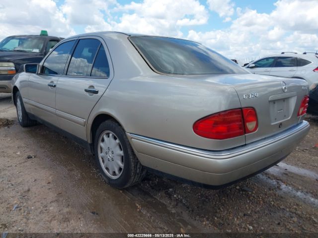 1999 MERCEDES-BENZ E 320 WDBJF82H5XX023259 Photo 2