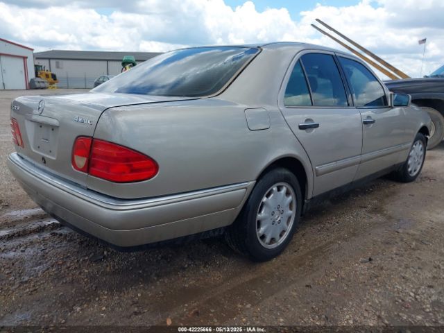 1999 MERCEDES-BENZ E 320 WDBJF82H5XX023259 Photo 3
