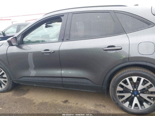 1FMCU0BZ0LUC52871 Ford Escape Se Sport Hybrid