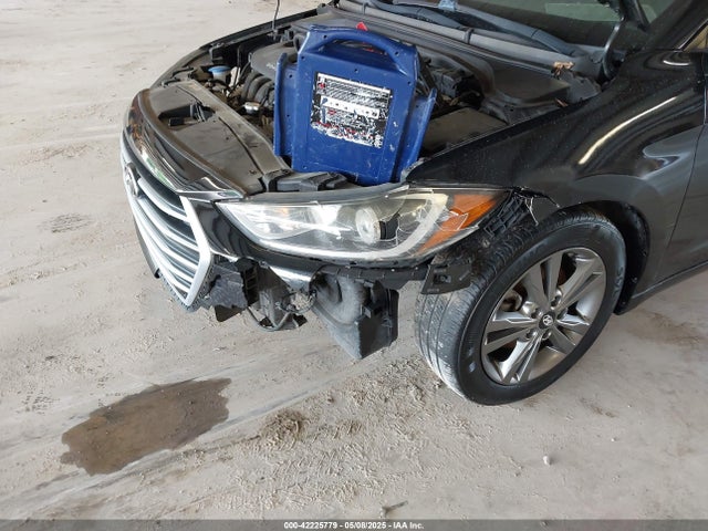 5NPD84LF2HH011713 Hyundai ELANTRA SE