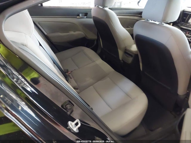 5NPD84LF2HH011713 Hyundai ELANTRA SE