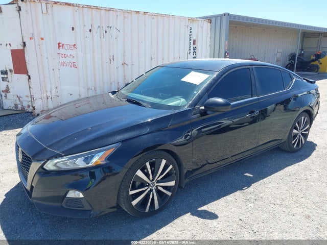 Nissan 2019 2019 1N4BL4CV1KC206000 Image 2