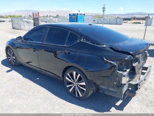 Nissan 2019 2019 1N4BL4CV1KC206000 Image 3