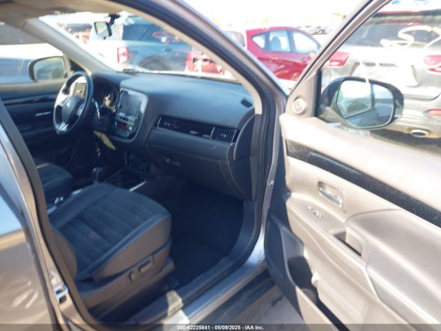 2019 MITSUBISHI OUTLANDER JA4AZ3A34KZ047433 Photo 4