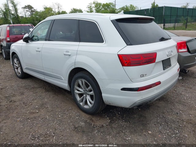 2019 AUDI Q7 WA1LAAF7XKD006382 Photo 2