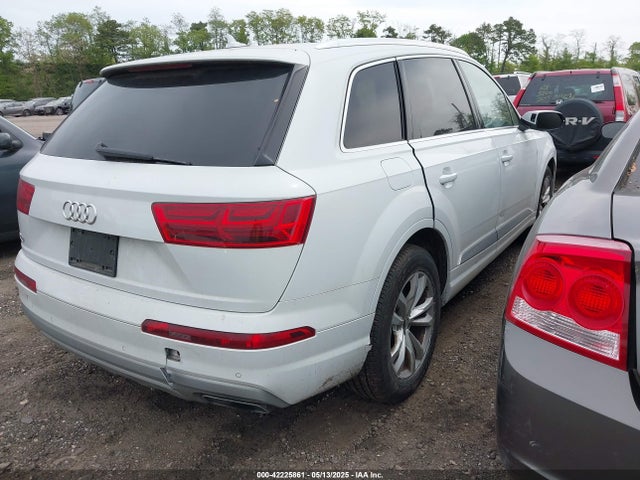 2019 AUDI Q7 WA1LAAF7XKD006382 Photo 3