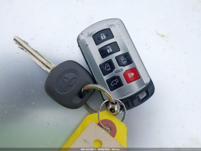 2017 TOYOTA SIENNA 5TDDZ3DC2HS171807 Photo 10