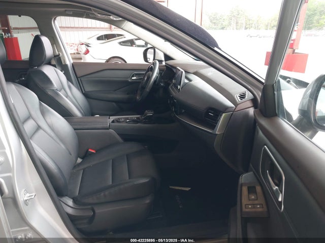 5N1AT3BB4MC723006 Nissan Rogue Sv Intelligent Awd