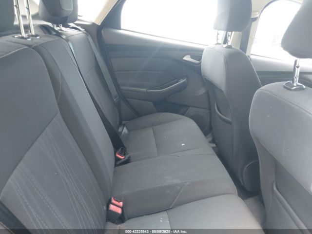 1FADP3K26GL227544 Ford FOCUS SE