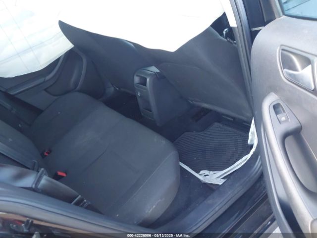 3VW2K7AJ8FM406811 Volkswagen Jetta 2.0l S