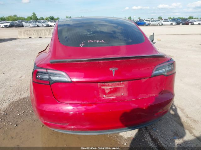 5YJ3E1EA1JF058031 Tesla 2018