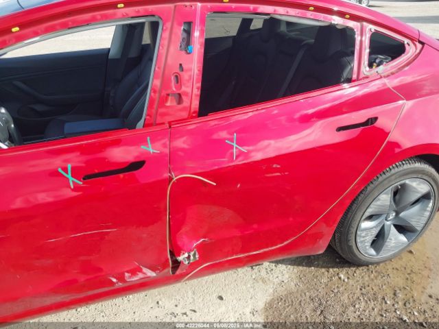 5YJ3E1EA1JF058031 Tesla 2018