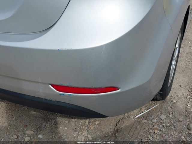 5NPDH4AE2FH648298 Hyundai ELANTRA SE