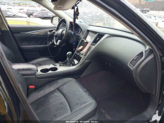 JN1CV7AR2HM682584 Infiniti Q50 2.0t Premium