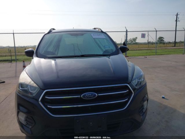 1FMCU0GD2JUA83947 Ford ESCAPE SE