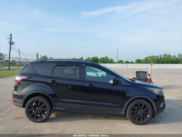 1FMCU0GD2JUA83947 Ford ESCAPE SE