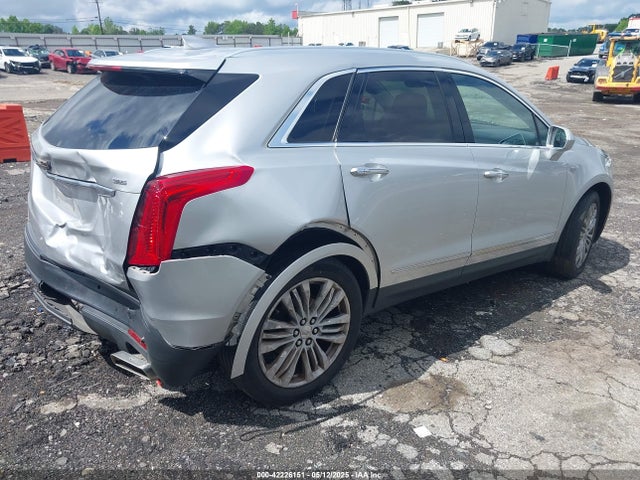 2018 CADILLAC XT5 1GYKNERS2JZ143857 Photo 3