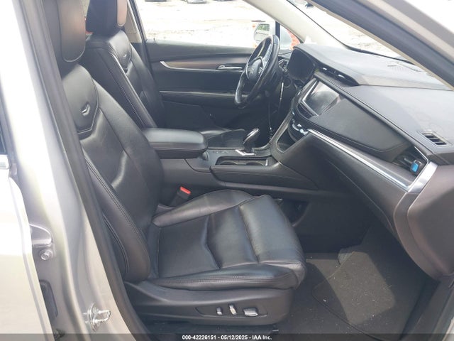 2018 CADILLAC XT5 1GYKNERS2JZ143857 Photo 4