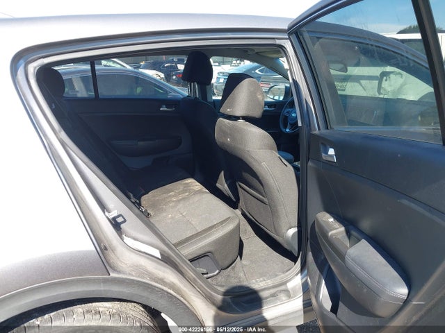 KNDPM3AC0J7370385 KIA Sportage Lx