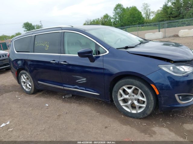2C4RC1EG1JR212407 Chrysler Pacifica Touring L Plus